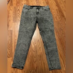 LuLaRoe Gray Acid Wash Jeans Sz 36